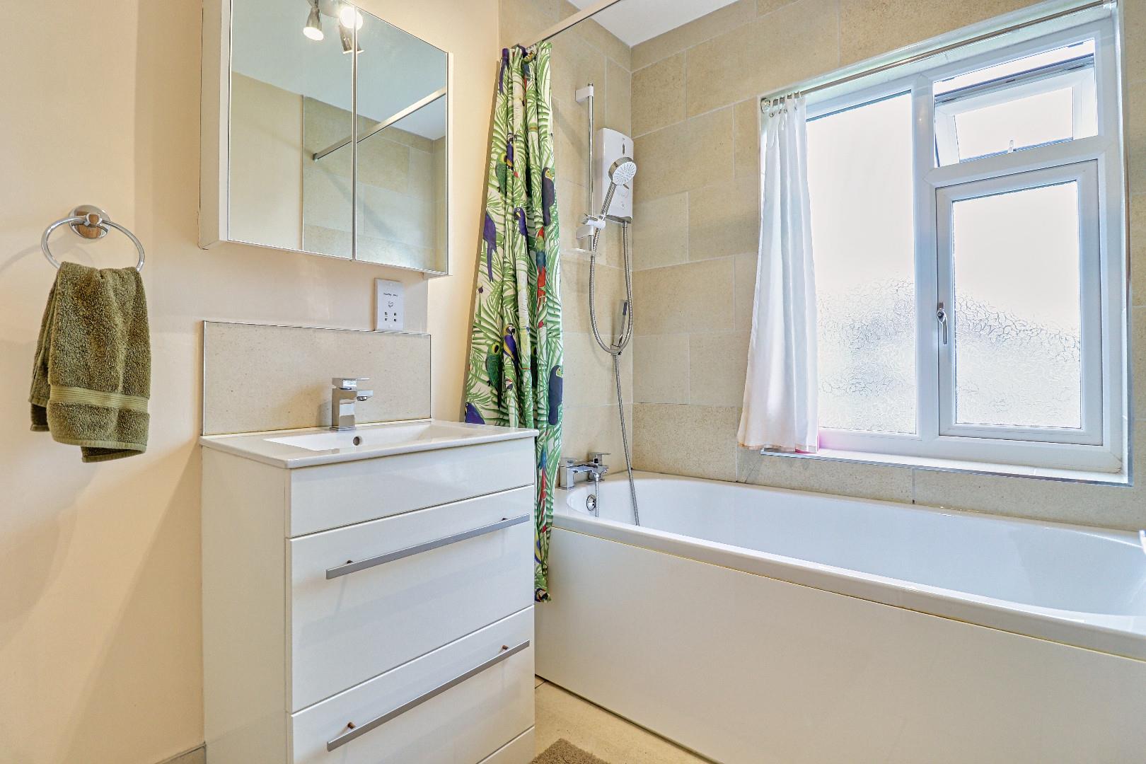 Victoria Drive, Horsforth, Leeds, West Yorkshire, LS18 4PN » Advanced Property Auction