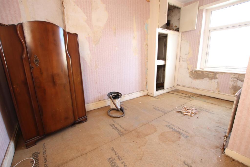 Albion Road, Yeadon, Bradford, West Yorkshire, BD10 9PY » Advanced