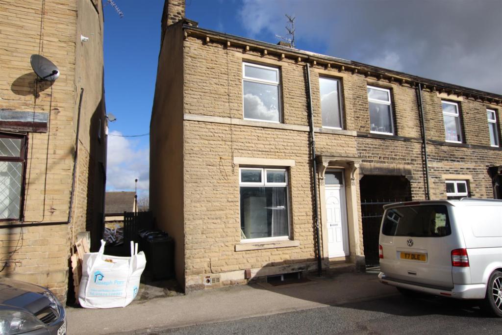 Albion Road, Yeadon, Bradford, West Yorkshire, BD10 9PY » Advanced