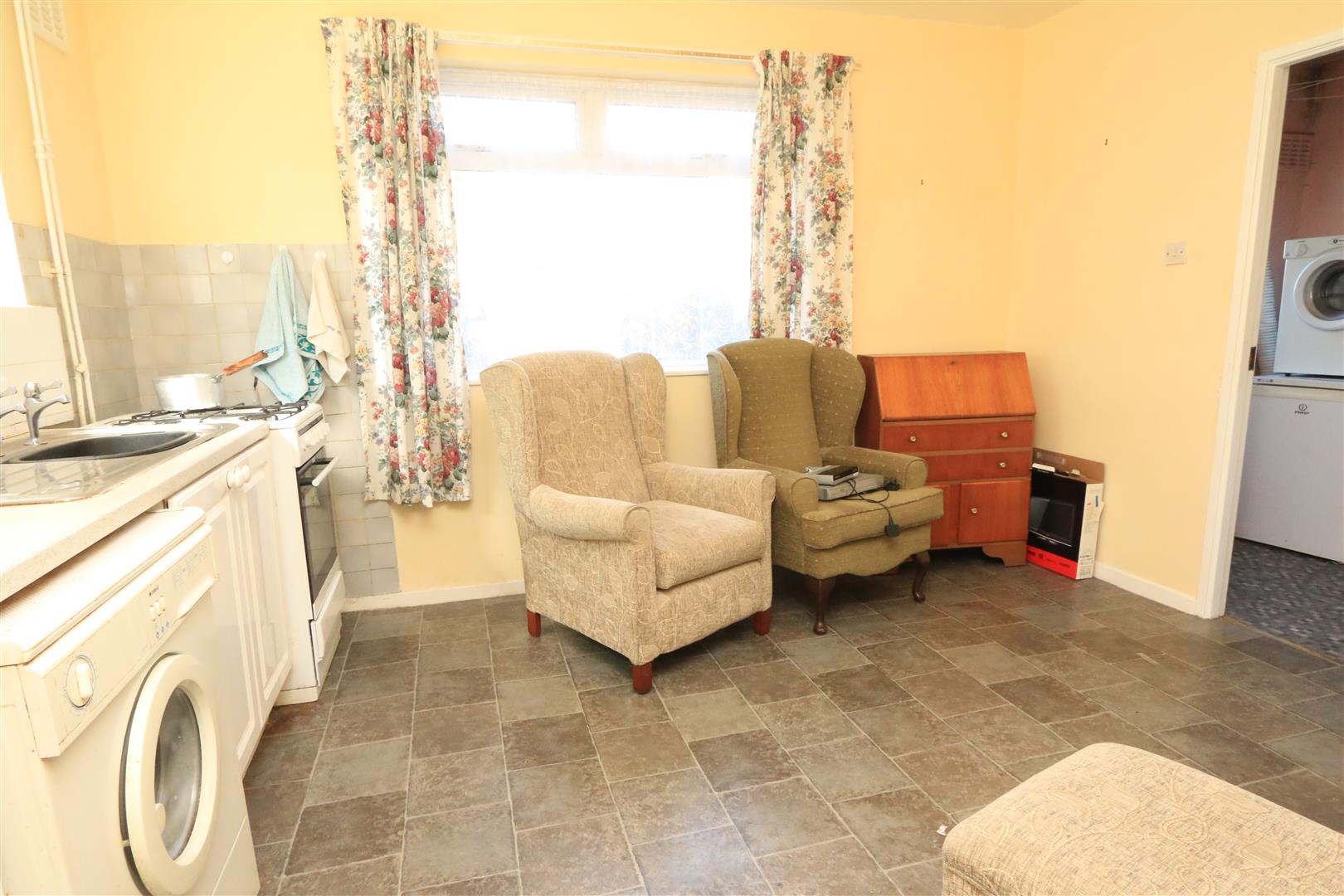 Broadstone Way, Bradford, West Yorkshire, BD4 0HA » Advanced Property