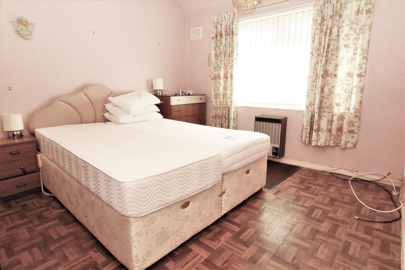 Broadstone Way, Bradford, West Yorkshire, BD4 0HA » Advanced Property