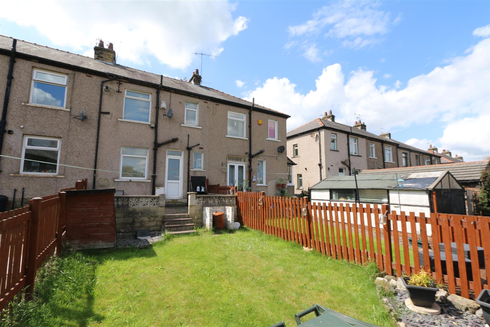 Holly Park Drive, Bradford, West Yorkshire, BD7 4DA » Advanced Property