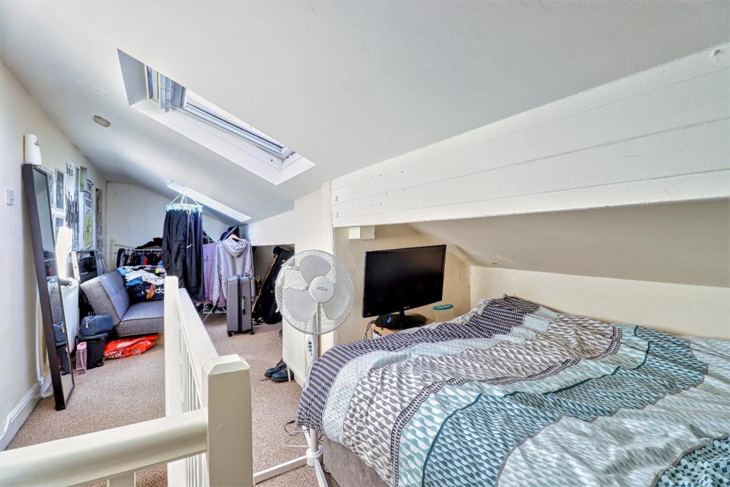 Paradise Grove, Horsforth, Leeds, West Yorkshire, LS18 4RN » Advanced Property Auction