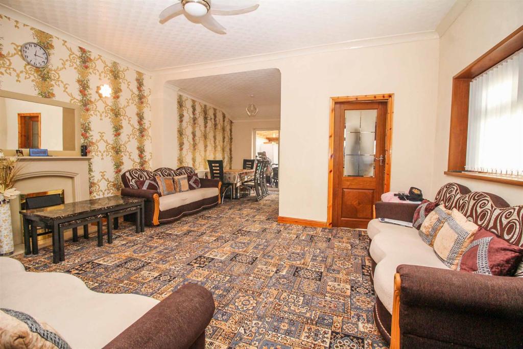 Silverhill Drive, Bradford, West Yorkshire, BD3 7LF » Advanced Property