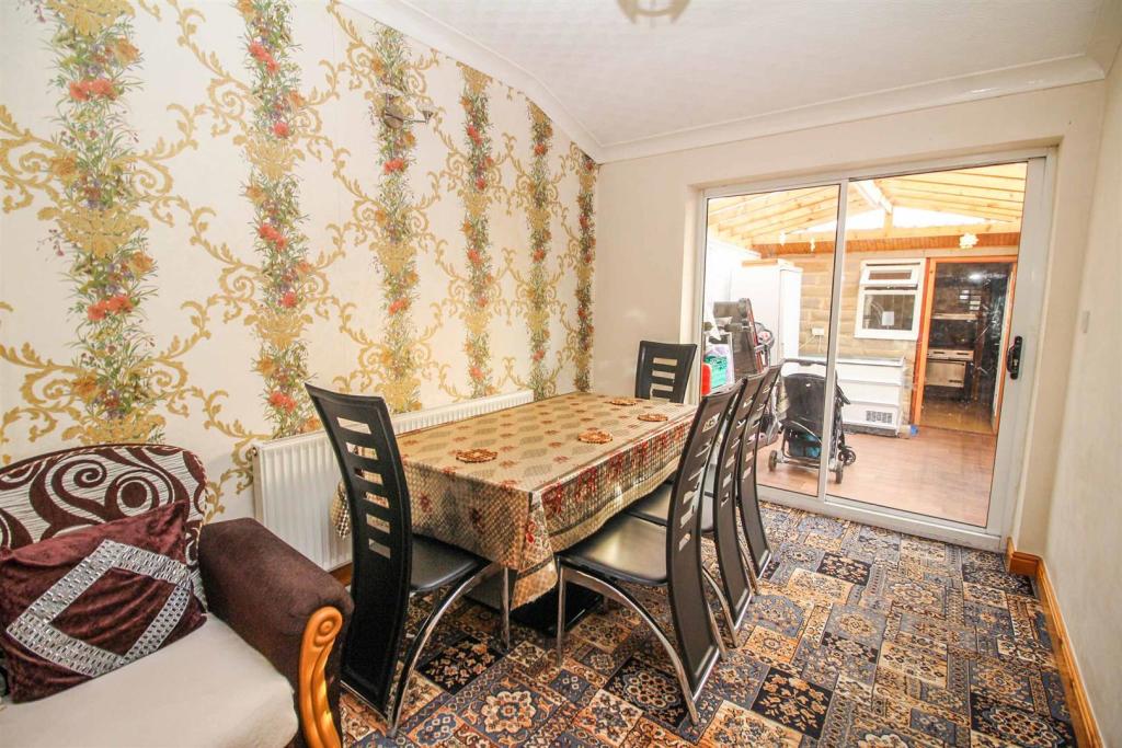 Silverhill Drive, Bradford, West Yorkshire, BD3 7LF » Advanced Property