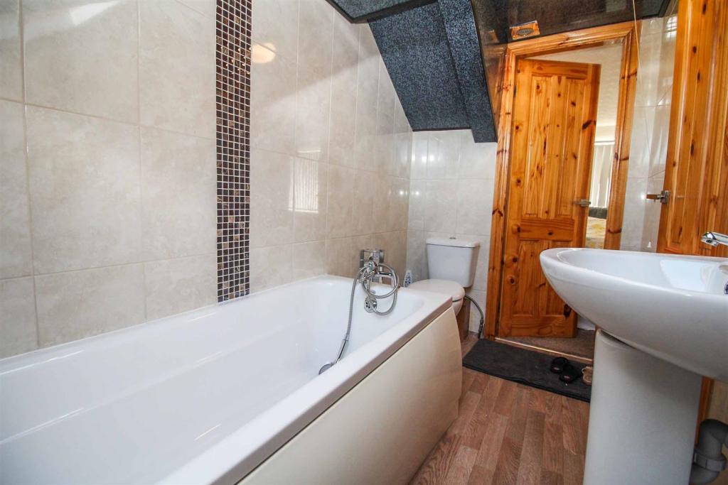 Silverhill Drive, Bradford, West Yorkshire, BD3 7LF » Advanced Property