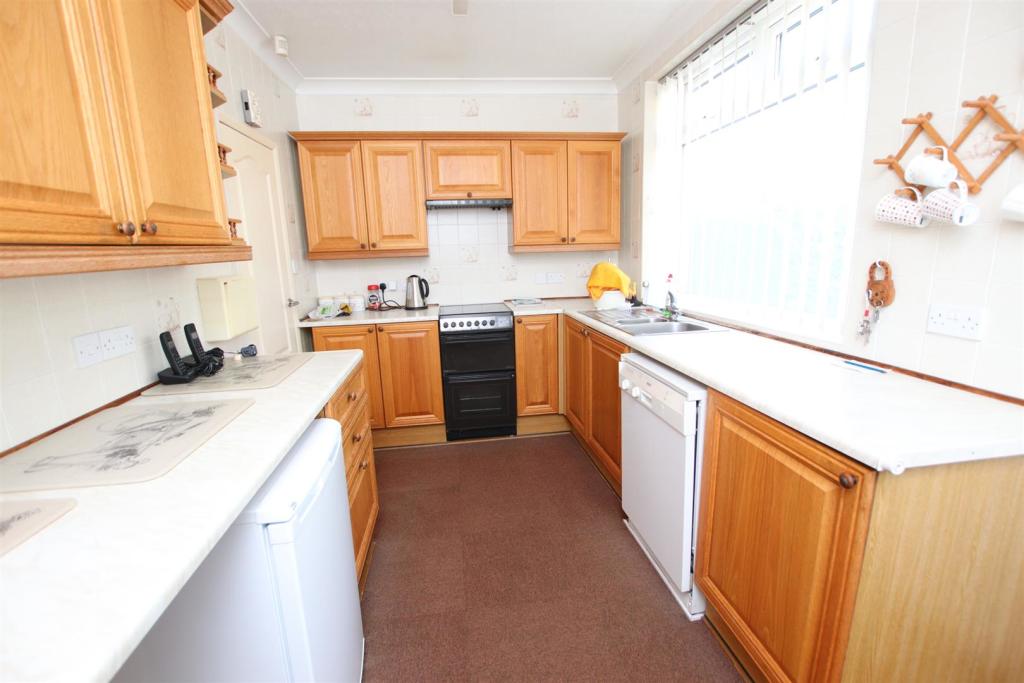 Santa Monica Road, Idle, Bradford, West Yorkshire, BD10 8QX » Advanced