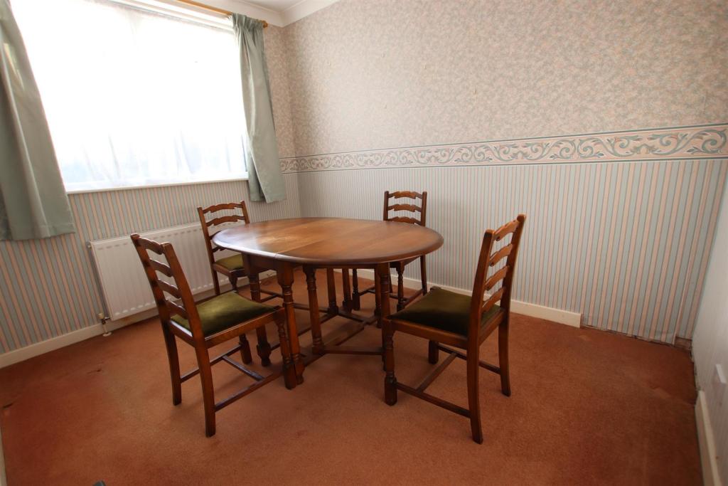 Santa Monica Road, Idle, Bradford, West Yorkshire, BD10 8QX » Advanced