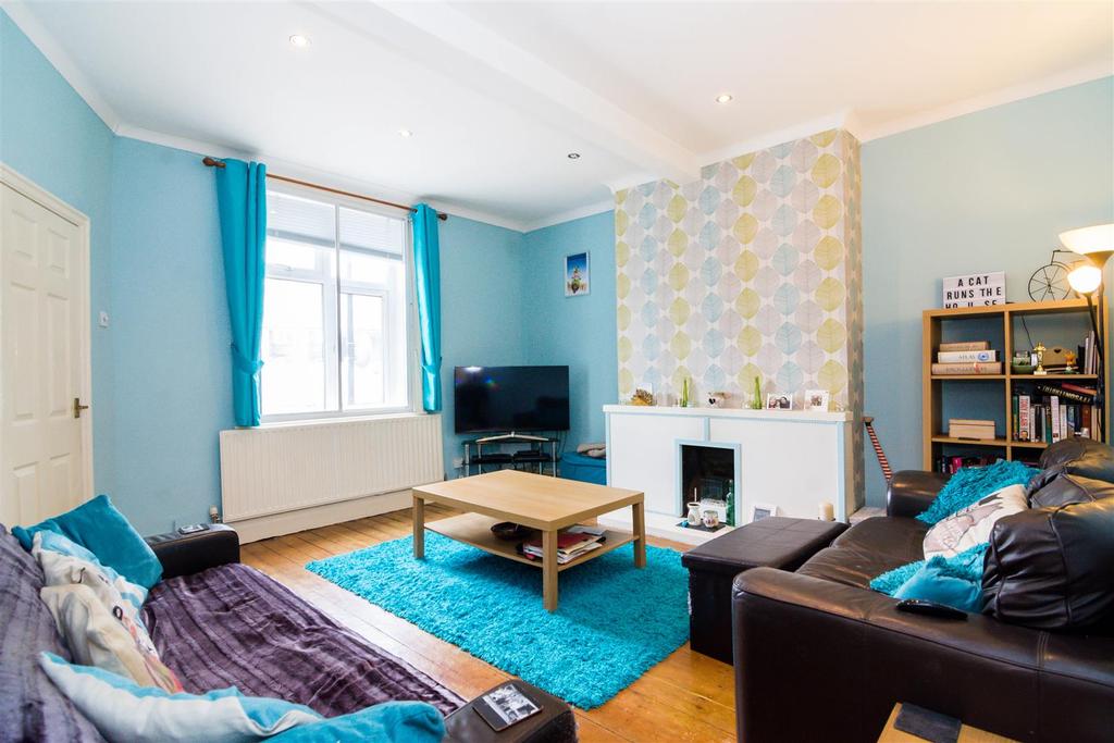 Paradise Grove, Horsforth, Leeds, West Yorkshire, LS18 4RN » Advanced Property Auction