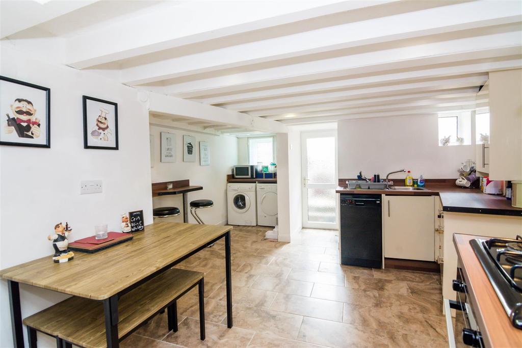 Paradise Grove, Horsforth, Leeds, West Yorkshire, LS18 4RN » Advanced Property Auction