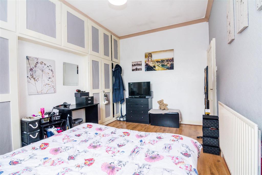 Paradise Grove, Horsforth, Leeds, West Yorkshire, LS18 4RN » Advanced Property Auction