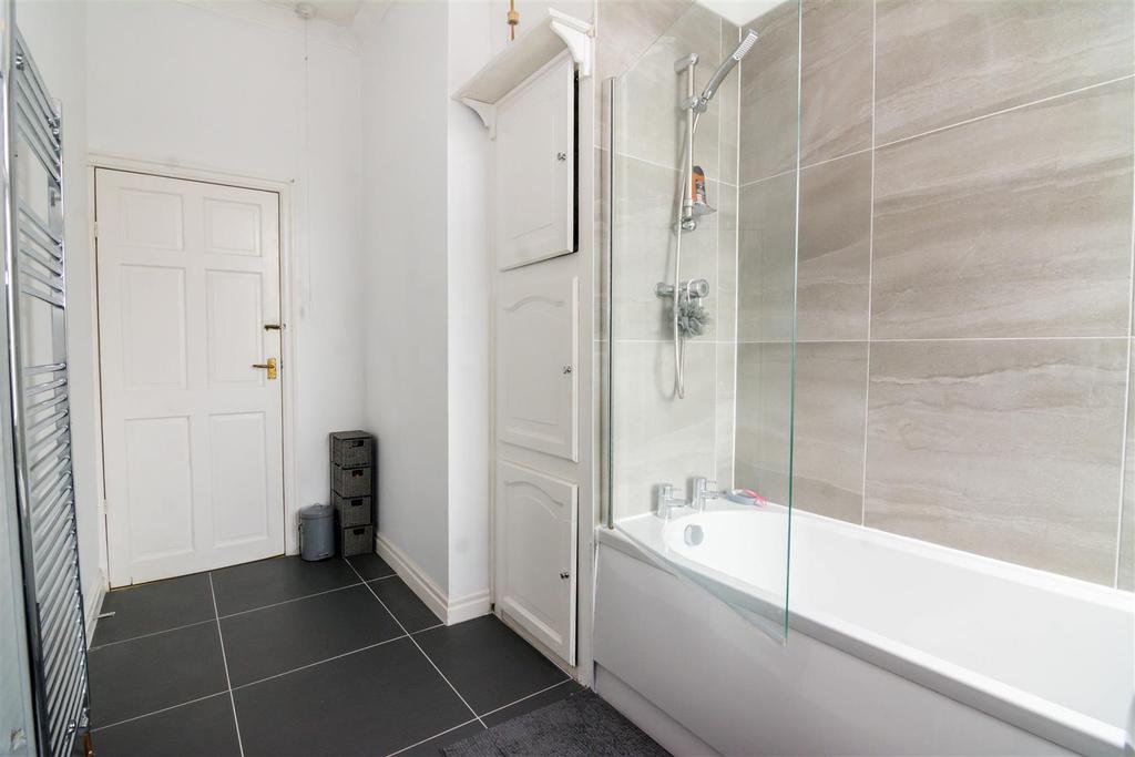 Paradise Grove, Horsforth, Leeds, West Yorkshire, LS18 4RN » Advanced Property Auction