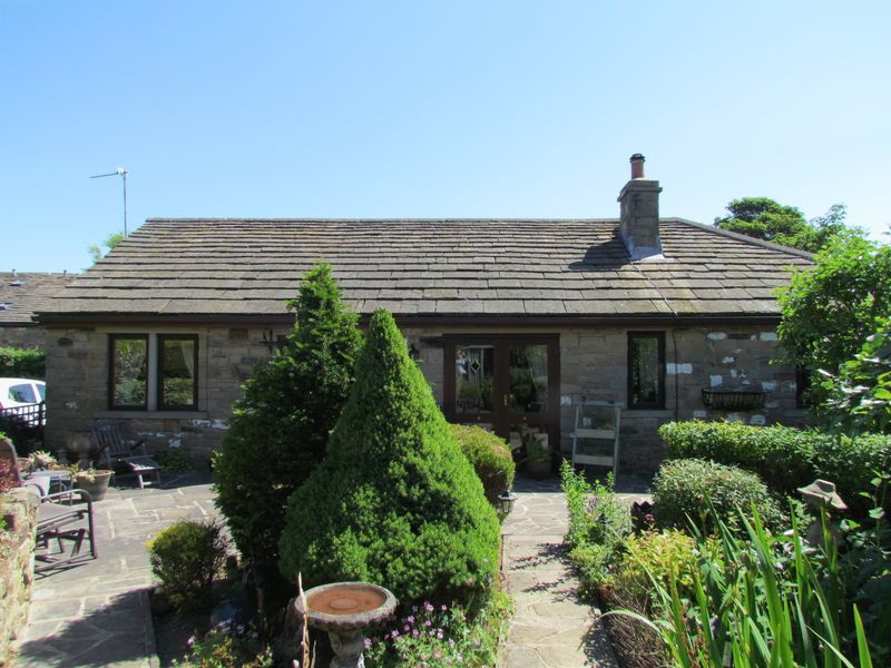 Stable Cottages, Hallas Lane, Cullingworth, Bradford, West Yorkshire